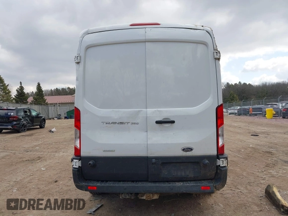 2017 Ford Transit z VIN 1FTBW2CGXHKA10403, wystawiony jako IAAI lot #42010167 z przebiegiem 69 746 mil mil oraz . Historia ofert i sprzedaży dostępna na DreamBid. Obrazek 6.