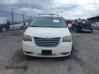 2010 Chrysler Town & Country Touring with VIN 2A4RR5D17AR463316, listed as a IAAI auction lot 42075932 with 260,617 mi miles. Bid and sale history available at carsss.com. Image 12.
