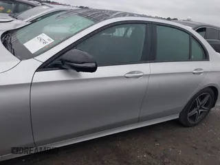 2020 Mercedes-Benz E-Class E 350 with VIN WDDZF8EB5LA733034, listed as a IAAI auction lot 41542745 with 25,324 mi miles. Bid and sale history available at carsss.com. Image 14.