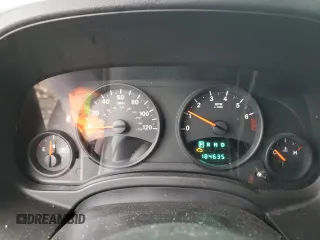 2013 Jeep Patriot Latitude with VIN 1C4NJPFB1DD255761, listed as a Copart auction lot 52772015 with 184,635 mi miles and Salvage Title. Bid and sale history available at carsss.com. Image 9.