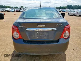 2016 Chevrolet Sonic LT z VIN 1G1JC5SH3G4155617, wystawiony jako Copart lot #58856685 z przebiegiem 96 360 mil mil oraz Czysty tytuł • Clean title. Historia ofert i sprzedaży dostępna na DreamBid. Obrazek 6.