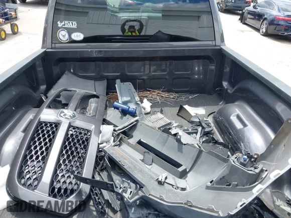 2018 Ram 1500 Express with VIN 1C6RR7FG3JS295943, listed as a IAAI auction lot 41906550 with 89,332 mi miles and . Bid and sale history available at DreamBid. Image 12.