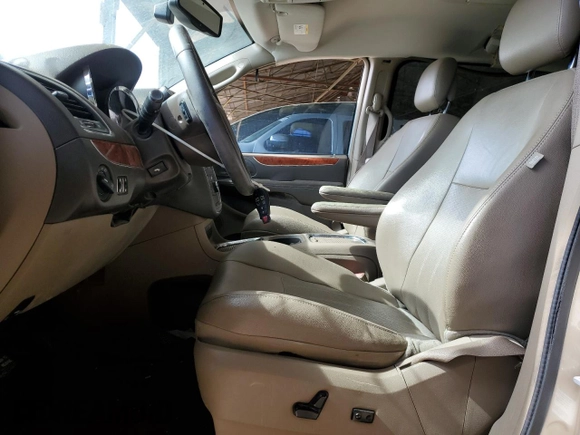 2014 Chrysler Town & Country Touring L 30th Anniversary with VIN 2C4RC1CG4ER146461, listed as a Copart auction lot 58491645 with 112,668 mi miles and Clean title. Bid and sale history available at DreamBid. Image 7.