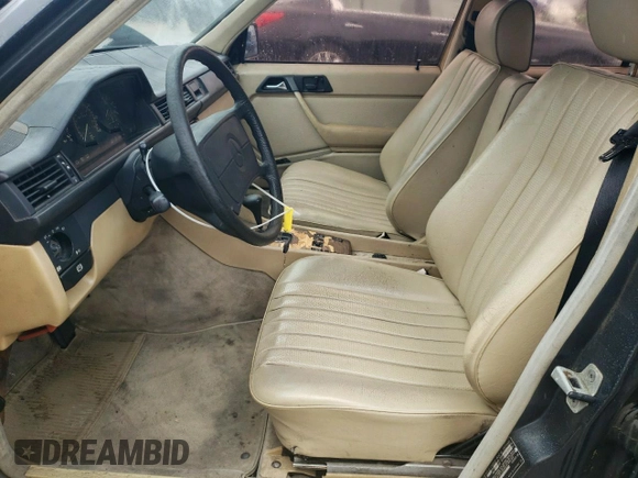 1987 Mercedes-Benz 300 with VIN WDBEB33D0HA432026, listed as a Copart auction lot 48766665 with 161,099 mi miles and Clean Title. Bid and sale history available at DreamBid. Image 7.