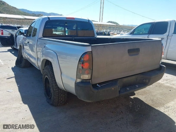 2006 Toyota Tacoma PreRunner with VIN 5TETU62NX6Z287434, listed as a IAAI auction lot 41870227 with 211,707 mi miles. Bid and sale history available at carsss.com. Image 3.