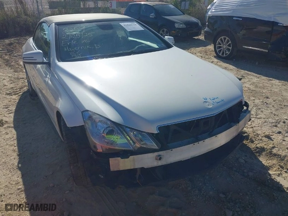 2013 Mercedes-Benz E-Class E 350 with VIN WDDKK5KF4DF209140, listed as a IAAI auction lot 41829168 with 100,548 mi miles. Bid and sale history available at carsss.com. Image 1.