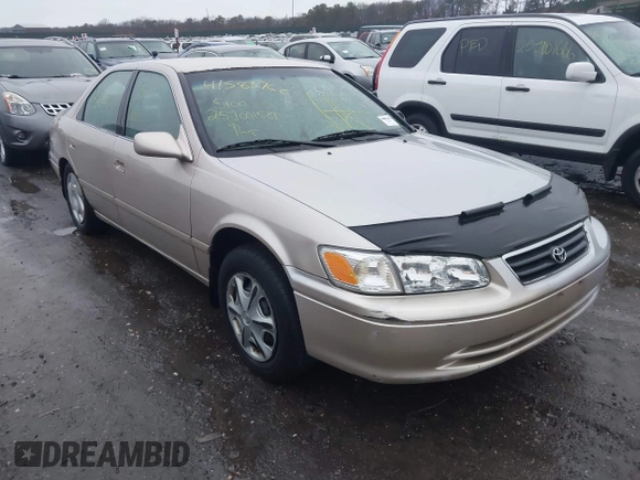 2001 Toyota Camry CE z VIN 4T1BG22K01U847704, wystawiony jako IAAI lot #41583762 z przebiegiem Nie podano mil oraz . Historia ofert i sprzedaży dostępna na DreamBid. Obrazek 1.