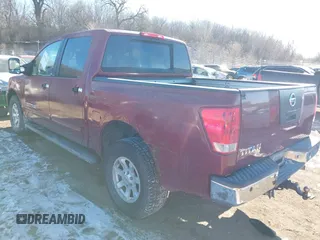 2005 Nissan Titan LE with VIN 1N6AA07B55N503619, listed as a IAAI auction lot 41411281 with 177,538 mi miles. Bid and sale history available at carsss.com. Image 3.