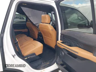 2024 Ford Expedition Platinum с VIN 1FMJU1M87REA86904, выставлен на аукционе IAAI как лот 42335782 с пробегом 6 411 миль миль и . История ставок и продаж доступна на DreamBid. Изображение 8.