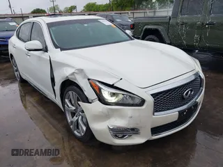 2018 Infiniti Q70 Luxe z VIN JN1BY1PP3JM330478, wystawiony jako IAAI lot #41901068 z przebiegiem 72 134 mil mil oraz . Historia ofert i sprzedaży dostępna na DreamBid. Obrazek 1.