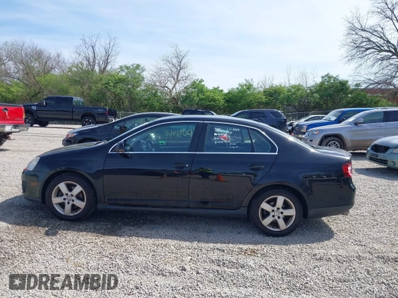 2009 Volkswagen Jetta Sedan SE with VIN 3VWRM71K79M131020, listed as a IAAI auction lot 42096465 with 316,631 mi miles. Bid and sale history available at carsss.com. Image 14.