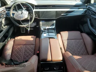 2023 Audi S8 z VIN WAULSAF84PN014570, wystawiony jako Copart lot #66176284 z przebiegiem 6 149 mil mil oraz Szkoda całkowita • Salvage title. Historia ofert i sprzedaży dostępna na DreamBid. Obrazek 8.