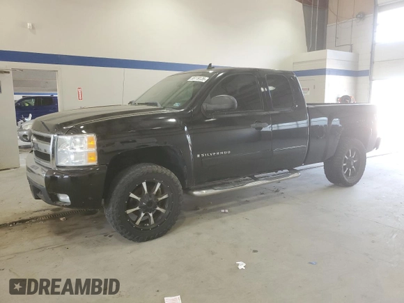 2008 Chevrolet Silverado 1500 LTZ with VIN 2GCEK19JX81149209, listed as a Copart auction lot 55119135 with 141,633 mi miles and Clean Title. Bid and sale history available at DreamBid. Image 1.