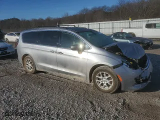 2021 Chrysler Voyager LXI with VIN 2C4RC1DGXMR521184, listed as a Copart auction lot 45634205 with 118,211 mi miles and Salvage Title. Bid and sale history available at carsss.com. Image 4.