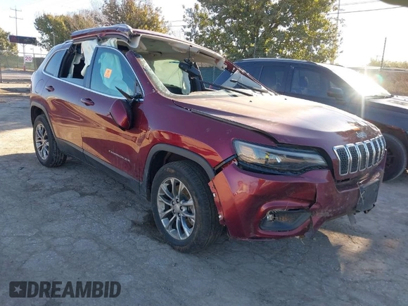 2019 Jeep Cherokee Latitude Plus z VIN 1C4PJLLB8KD246932, wystawiony jako IAAI lot #41448678 z przebiegiem 92 021 mil mil oraz . Historia ofert i sprzedaży dostępna na DreamBid. Obrazek 1.