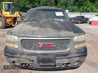 2003 GMC Yukon XL Denali with VIN 1GKFK66U43J248482, listed as a IAAI auction lot 42073907 with 286,896 mi miles. Bid and sale history available at carsss.com. Image 6.