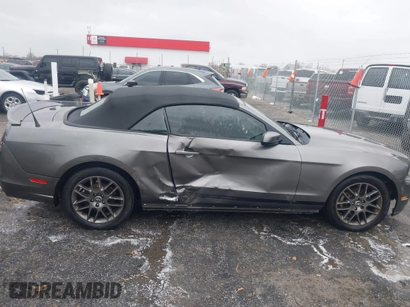 2014 Ford Mustang V6 with VIN 1ZVBP8EM1E5228353, listed as a IAAI auction lot 41525666 with 138,024 mi miles. Bid and sale history available at carsss.com. Image 6.