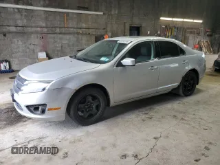 2010 Ford Fusion SE z VIN 3FAHP0HA2AR413850, wystawiony jako Copart lot #60884495 z przebiegiem 127 940 mil mil oraz Czysty tytuł • Clean title. Historia ofert i sprzedaży dostępna na DreamBid. Obrazek 1.