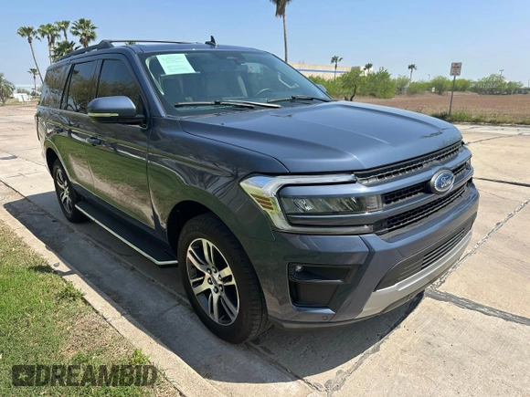 2022 Ford Expedition XLT with VIN 1FMJU1HT0NEA49153, listed as a Copart auction lot 49749895 with 26,537 mi miles and Clean Title. Bid and sale history available at carsss.com. Image 1.