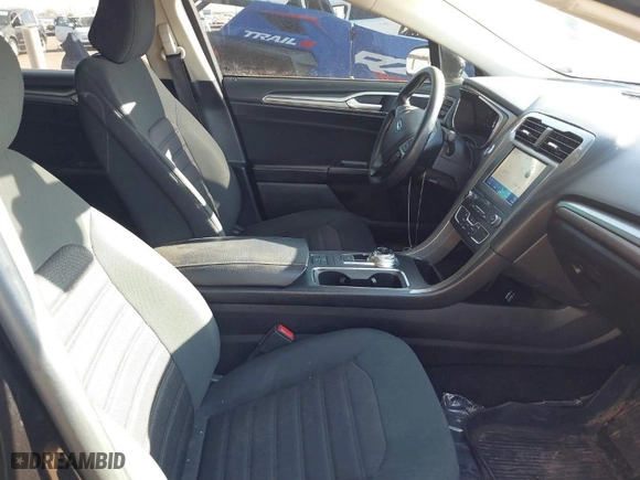2020 Ford Fusion SE with VIN 3FA6P0HD8LR145827, listed as a IAAI auction lot 41652279 with 66,741 mi miles. Bid and sale history available at carsss.com. Image 5.