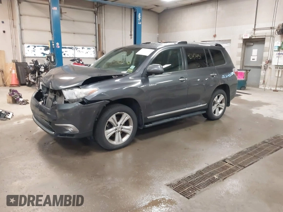 2013 Toyota Highlander Limited z VIN 5TDDK3EH1DS271468, wystawiony jako IAAI lot #42147451 z przebiegiem 98 139 mil mil oraz . Historia ofert i sprzedaży dostępna na DreamBid. Obrazek 18.