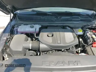 2025 Ram 1500 Laramie z VIN 1C6SRFJP7SN685530, wystawiony jako Copart lot #71446035 z przebiegiem 1 946 mil mil oraz Szkoda całkowita • Salvage title. Historia ofert i sprzedaży dostępna na DreamBid. Obrazek 13.