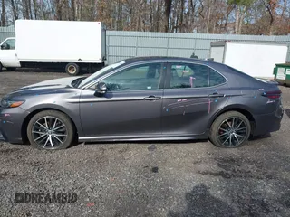2022 Toyota Camry SE with VIN 4T1G11AK1NU643969, listed as a IAAI auction lot 41493752 with 83,451 mi miles and . Bid and sale history available at carsss.com. Image 14.