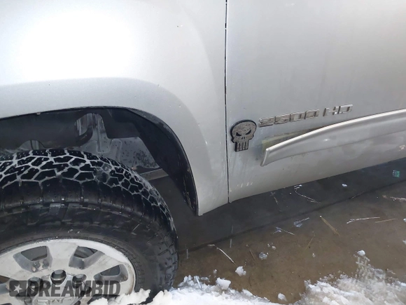 2011 GMC Sierra 2500HD SLT z VIN 1GT121C81BF180823, wystawiony jako IAAI lot #41565516 z przebiegiem 241 220 mil mil oraz . Historia ofert i sprzedaży dostępna na DreamBid. Obrazek 21.
