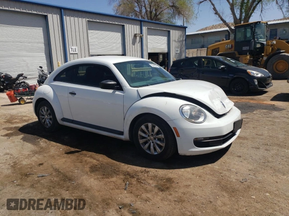 2015 Volkswagen Beetle Fleet Edition z VIN 3VWF17AT6FM615471, wystawiony jako Copart lot #52740305 z przebiegiem 99 537 mil mil oraz Szkoda całkowita • Salvage title. Historia ofert i sprzedaży dostępna na DreamBid. Obrazek 4.