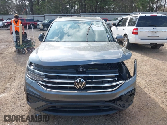 2023 Volkswagen Tiguan SE с VIN 3VV3B7AX1PM082647, выставлен на аукционе IAAI как лот 41795692 с пробегом 15 022 миль миль и . История ставок и продаж доступна на DreamBid. Изображение 12.