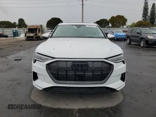 2022 Audi e-tron Premium with VIN WA1AAAGE9NB038342, listed as a Copart auction lot 46429375 with 39,636 mi miles and Non Repairable. Bid and sale history available at DreamBid. Image 5.