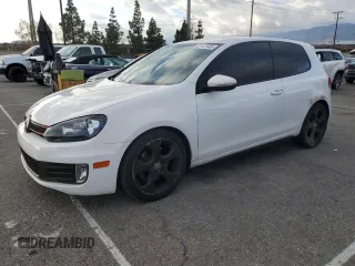 2013 Volkswagen GTI z VIN WVWED7AJ7DW106930, wystawiony jako Copart lot #42112145 z przebiegiem 152 196 mil mil oraz Szkoda całkowita • Salvage title. Historia ofert i sprzedaży dostępna na DreamBid. Obrazek 1.