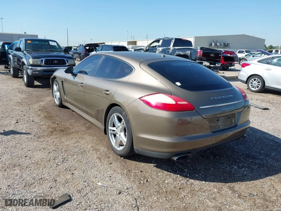 2011 Porsche Panamera with VIN WP0AA2A74BL013621, listed as a IAAI auction lot 41865590 with 1 mi miles. Bid and sale history available at carsss.com. Image 3.