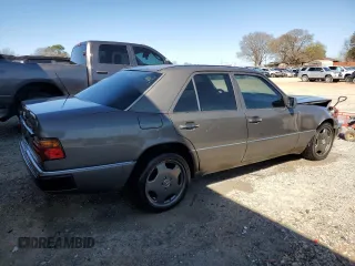 1992 Mercedes-Benz 300 with VIN WDBEA26E2NB668491, listed as a Copart auction lot 49306465 with 272,343 mi miles and Salvage Title. Bid and sale history available at DreamBid. Image 3.