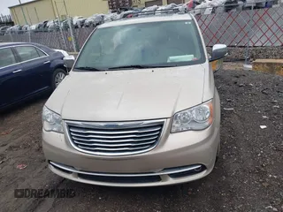 2016 Chrysler Town & Country Touring z VIN 2C4RC1CG5GR166771, wystawiony jako IAAI lot #41715807 z przebiegiem 121 652 mil mil oraz . Historia ofert i sprzedaży dostępna na DreamBid. Obrazek 12.