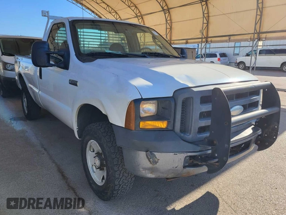 2007 Ford F-250 XL z VIN 1FTNF21517EB22731, wystawiony jako IAAI lot #42563444 z przebiegiem 165 792 mil mil oraz . Historia ofert i sprzedaży dostępna na DreamBid. Obrazek 32.