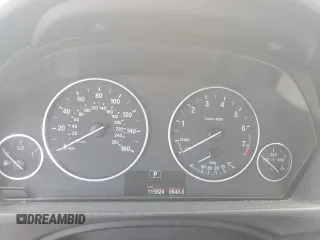 2013 BMW 3 Series 320i xDrive с VIN WBA3C3C53DF980210, выставлен на аукционе Copart как лот 56383714 с пробегом 115 824 миль миль и Списание • Salvage title. История ставок и продаж доступна на DreamBid. Изображение 9.