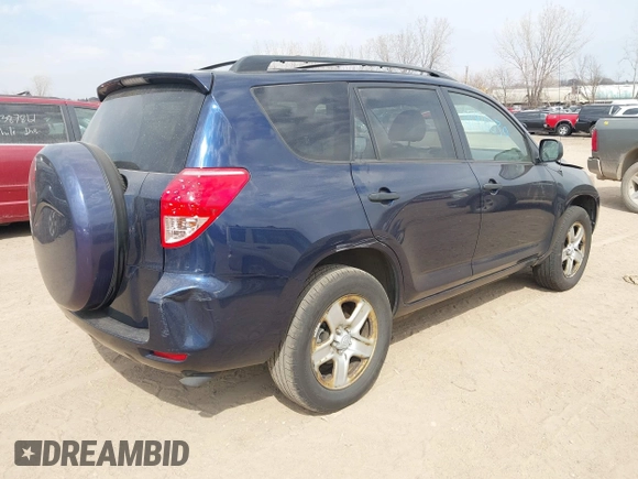2006 Toyota RAV4 with VIN JTMZD33V466008337, listed as a IAAI auction lot 41916030 with 121,022 mi miles. Bid and sale history available at carsss.com. Image 4.