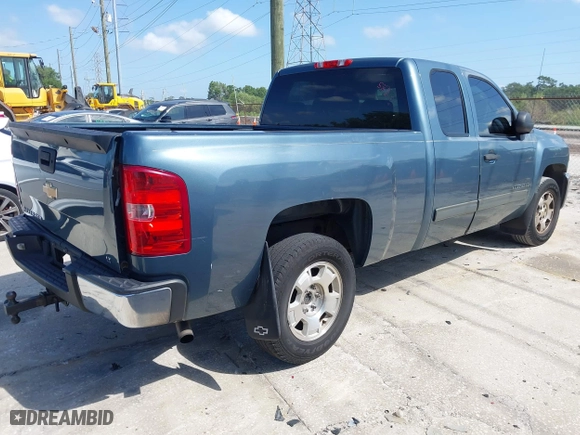 2013 Chevrolet Silverado 1500 LT with VIN 1GCRCSE08DZ117684, listed as a IAAI auction lot 41940484 with 192,374 mi miles. Bid and sale history available at carsss.com. Image 4.