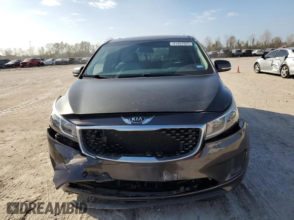 2016 Kia Sedona LX with VIN KNDMB5C11G6090781, listed as a Copart auction lot 41457025 with 131,501 mi miles and Salvage Title. Bid and sale history available at carsss.com. Image 5.