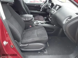2014 Nissan Pathfinder S with VIN 5N1AR2MM8EC722644, listed as a IAAI auction lot 41986680 with 147,215 mi miles. Bid and sale history available at carsss.com. Image 5.