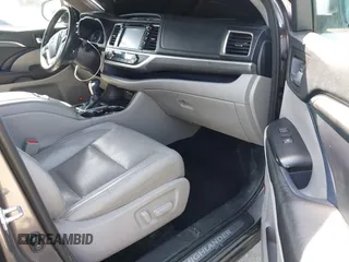 2017 Toyota Highlander Limited with VIN 5TDDZRFHXHS360717, listed as a IAAI auction lot 42571156 with 104,876 mi miles and . Bid and sale history available at DreamBid. Image 5.