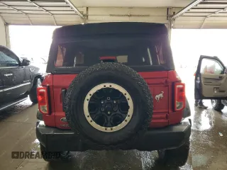 2021 Ford Bronco с VIN 1FMEE5DP8MLA72186, выставлен на аукционе Copart как лот 54100605 с пробегом 60 653 миль миль и Списание • Salvage title. История ставок и продаж доступна на DreamBid. Изображение 6.