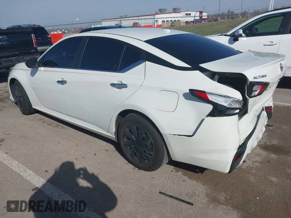 2020 Nissan Altima 2.5 S with VIN 1N4BL4BV9LC256422, listed as a IAAI auction lot 41805700 with 117,886 mi miles. Bid and sale history available at carsss.com. Image 3.