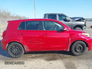 2013 Scion xD z VIN JTKKUPB43D1029717, wystawiony jako IAAI lot #41772021 z przebiegiem 165 751 mil mil oraz . Historia ofert i sprzedaży dostępna na DreamBid. Obrazek 13.