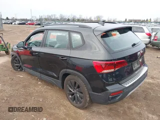 2023 Volkswagen Taos S z VIN 3VVCX7B20PM365688, wystawiony jako IAAI lot #41237975 z przebiegiem 15 401 mil mil oraz . Historia ofert i sprzedaży dostępna na DreamBid. Obrazek 3.