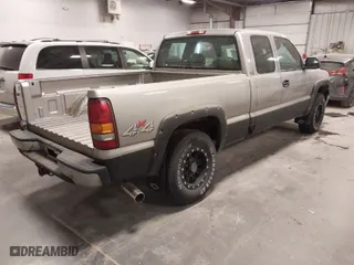2000 Chevrolet Silverado 1500 LS with VIN 2GCEK19T8Y1172540, listed as a IAAI auction lot 41381527 with 192,991 mi miles. Bid and sale history available at carsss.com. Image 4.