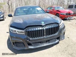 2021 BMW 7 Series 750i xDrive with VIN WBA7U2C05MCF72521, listed as a IAAI auction lot 41763182 with 68,668 mi miles. Bid and sale history available at carsss.com. Image 6.