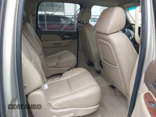 2007 GMC Yukon XL SLT z VIN 1GKFC16097R280171, wystawiony jako IAAI lot #41319694 z przebiegiem 241 553 mil mil oraz . Historia ofert i sprzedaży dostępna na DreamBid. Obrazek 8.