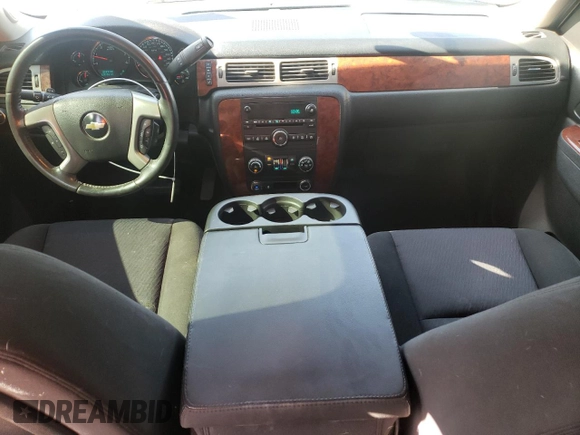 2011 Chevrolet Avalanche LS with VIN 3GNTKEE34BG276324, listed as a Copart auction lot 58053695 with 105,759 mi miles and Salvage title. Bid and sale history available at DreamBid. Image 8.